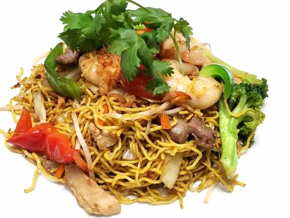 Singapore Noodles at Pho Binh Minh Restaurant in Winnipeg